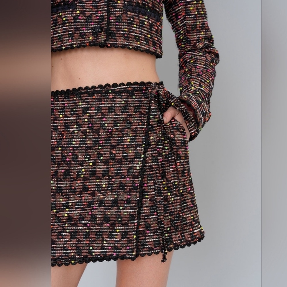 NWT LE SUPERBE TWEED WRAP MINI SKIRT neons​​